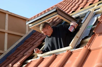Pose de fenêtres de toit Velux à Condéon
